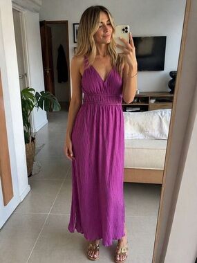 Taylor Magenta Maxi Dress | Talla S | V-Neck + Back Tie | Flowing & Elegant